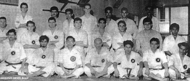 Harada Sensei e Okada Sensei no primeiro dojo Shōtō-kan do Brasil